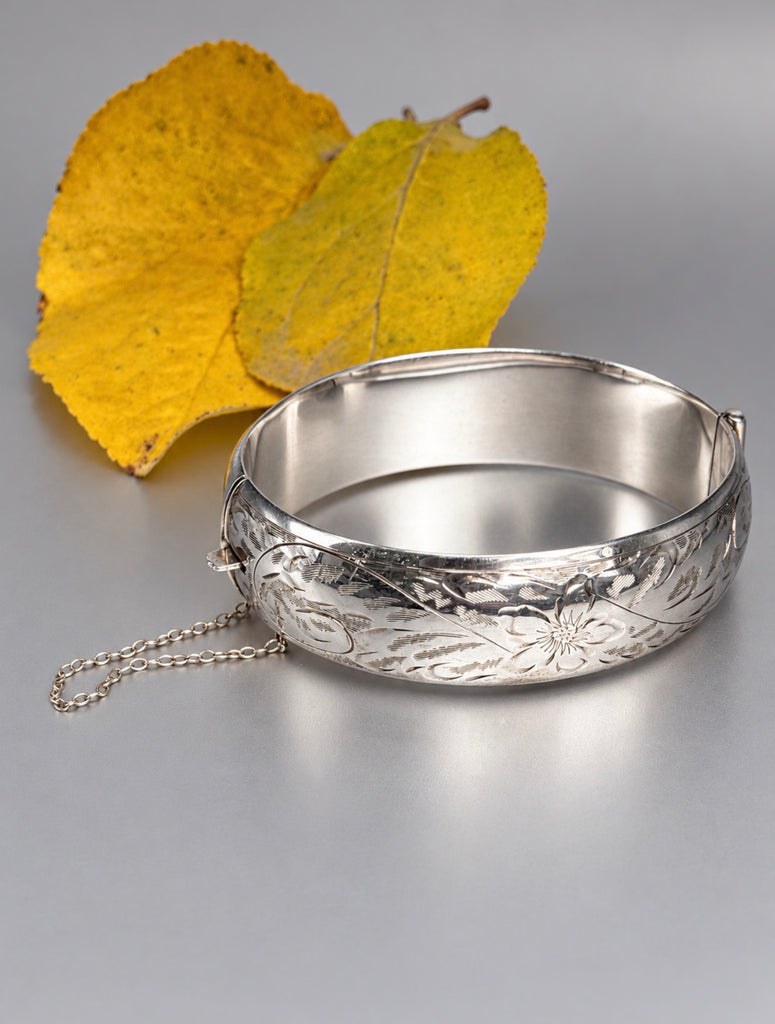 Vintage Ladye Fayre sterling silver hinged bangle bracelet with engraved floral design
